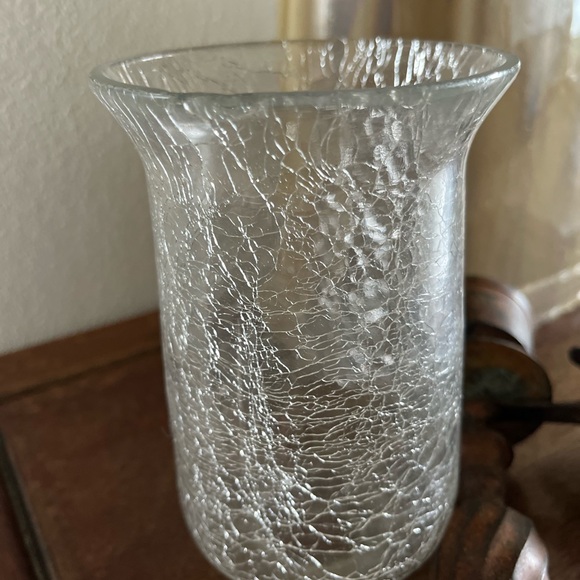 Bronze wall sconce with clear crackled glass shade - Picture 10 of 12